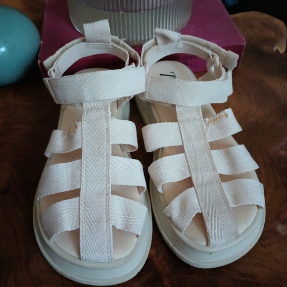 Zara Kids Sandals - Picture 1 of 5